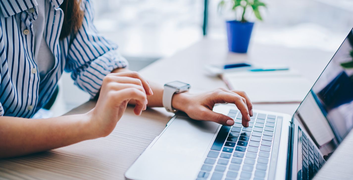 Afbeelding ter illustratie van het nieuwsbericht "Dien je aanvraag voor loopbaanonderbreking of tijdskrediet online in!" op 21-09-2023